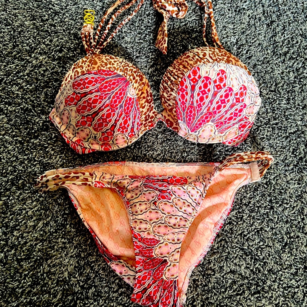 Victoria secret bombshell bikini 34b medium bottoms